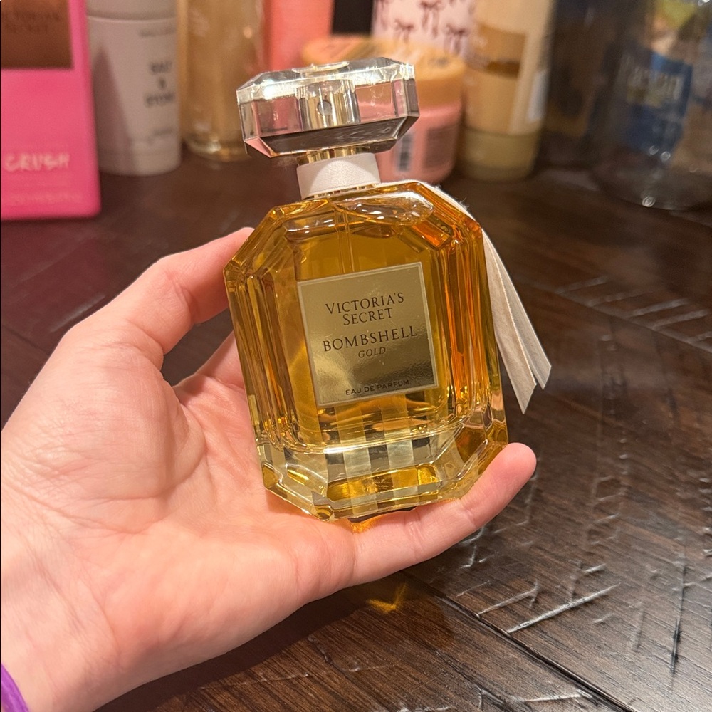 Victoria's Secret Bombshell Gold Perfume 1.7 oz